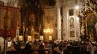 夜クラシックコンサートが行われる教会です