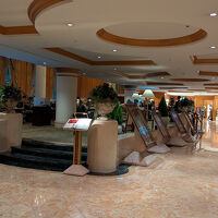 高級ホテルを感じさせるロビー