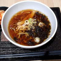夜９時から夜泣きそば（ラーメンとキムチ）
