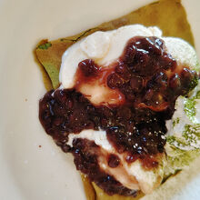 抹茶のクレープ　小豆