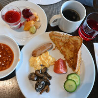 朝食のビュッフェ