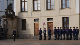 プラハ城の衛兵交代式