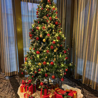 ロビーは華やか。