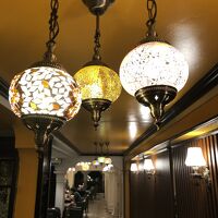 朝食会場レストランは昼～夜間はインド料理店みたいです