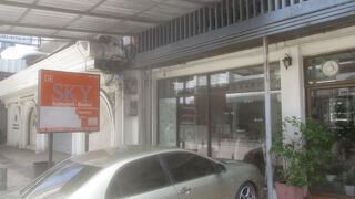 デ スカイ（スクンビット エカマイ）