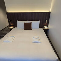 180cm幅のシモンズのベッド