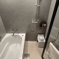 お風呂も広く、マッサージシャワーが心地よい