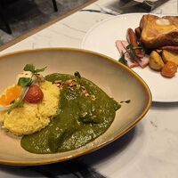 メインはカレー、フレンチトースト、エッグベネディクトから