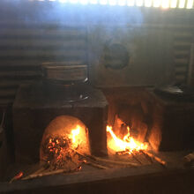 毎朝お米を炊く竈