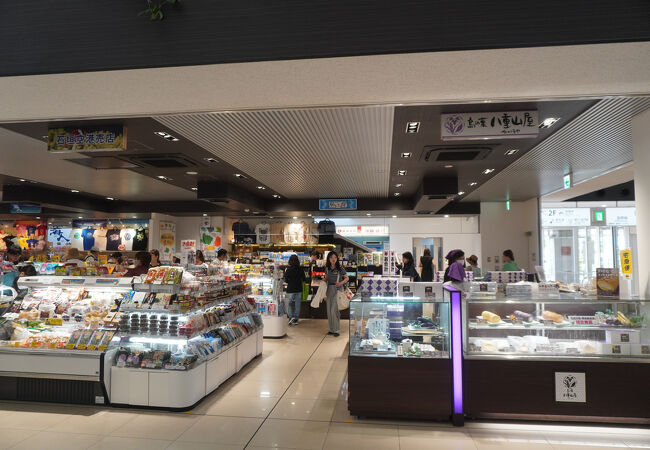 ひとひねりしたロールケーキがいい感じ