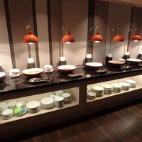 宿泊者には食事・朝食が付いている