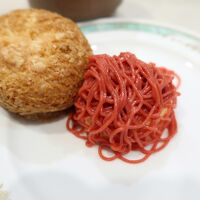 デザートのいちごのモンブランとクッキーシュー、美味しい！！