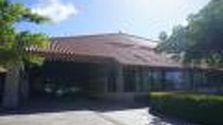 石垣市立図書館