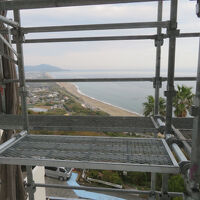 客室からのせっかくの眺めがあいにく工事用の足場から垣間見です