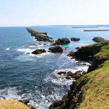 見事な東外防波堤は伸びる