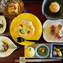 平日限定ランチ、これに鯛蕪鍋、ご飯、味噌汁が付きます。