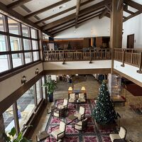 吹き抜けの2階から