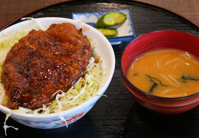 天竜峡駅からすぐに食堂。地元の名産も食べられます