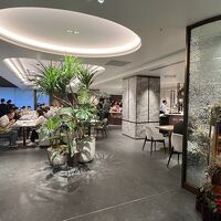 朝食は、地下にあるプランタンでいただきました。