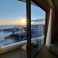 部屋から見た朝の日の出