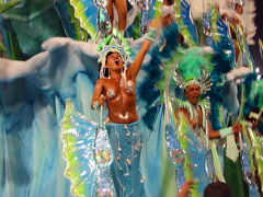 カーニバルの熱気を感じ取ってください