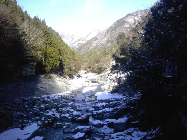 大晦日の大雪で四国でも多くの雪が残っていました！いままで行きたいと思っていたかずら橋と日帰り温泉に行ってきました！！       　　