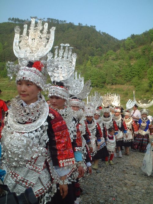 貴重な飾り 中国桂林少数民族の刺繍　小鳥 貴重な飾り 中国桂林少数民族の刺繍小鳥