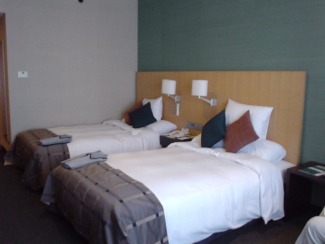 ３回目の宿泊になります。<br />リーガロイヤルホテル大阪のクラブフロア・プレジデンシャルタワーズに、<br />両親、私たち夫婦、兄家族（４人）で泊まりました。