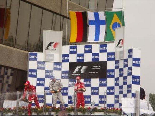 2005年6月、F1カナダグランプリ。<br />非常に暑い中、生での観戦はエキサイティングなものでした。<br />上位が何台も脱落する中、Kimi Raikkonen(McLaren-Mercedes)が優勝。
