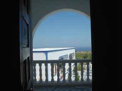 ホテルの部屋から見える海までの歩いてみた:サントリーニ島  (エーゲ海プカプカ紀行 13）