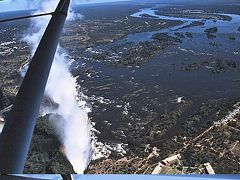 初めての大瀑布  Victoria Falls, Zimbabwe