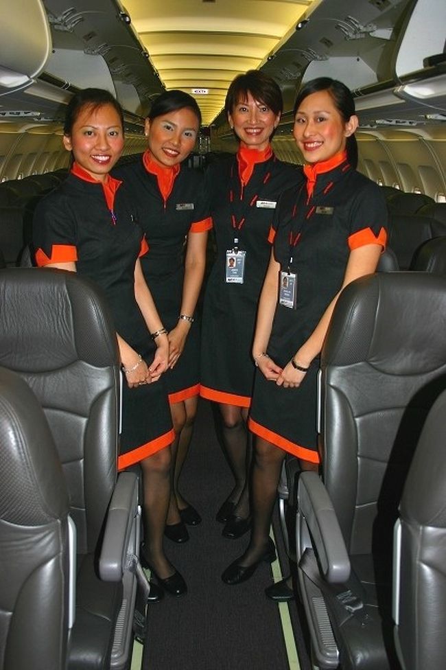 お待たせしました。<br />（誰も待ってないような…(-_-;)）<br />アジア新興エアラインシリーズ！！<br />ノックエア、エアアジアタイ、タイガーに<br />続いてジェットスターアジアです。<br />http://www.jetstarasia.com/<br /><br />（お知らせ）飛行機好きの方へ<br />「マレーシア航空Ｃクラスの旅」は<br />本店「ほんわか旅日記。」でupしました。<br />よろしければこちらもどうぞ(^^♪<br />