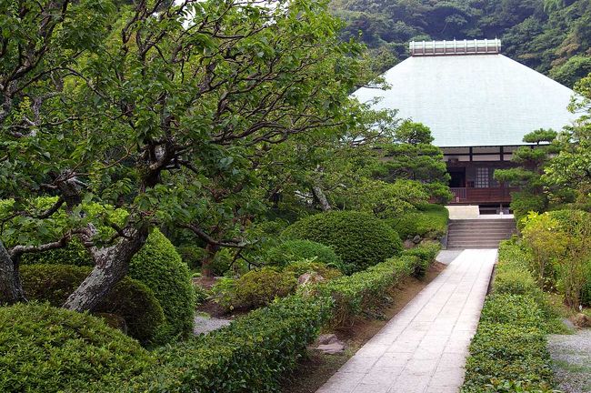 鎌倉の金沢街道沿いにある浄妙寺。石庭が大変美しいお寺ですが、それとともにお寺の敷地内にイングリッシュガーデンのあるイタリアンレストランがあります。
