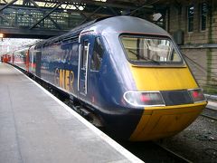 列車-エジンバラ駅