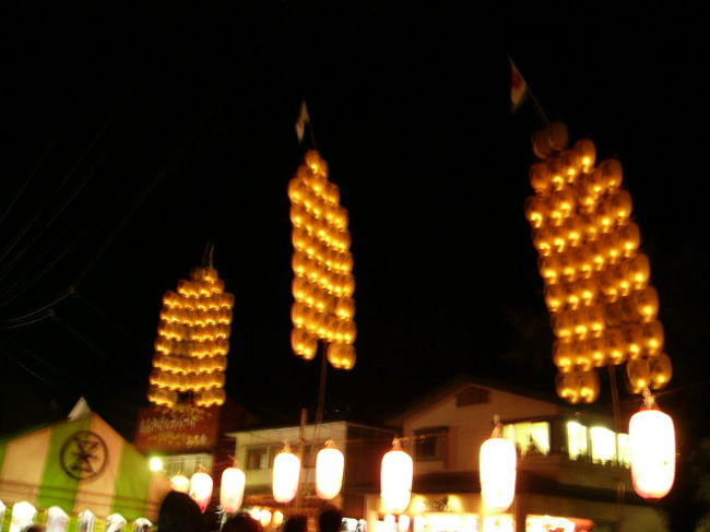今年で24回を数える十和田湖国境祭<br /><br />北東北の祭りを堪能できます。<br /><br />青森;青森ねぶた、黒石ねぷた、黒石よされ、八戸えんぶり、沢田鶏舞<br />岩手;盛岡さんさ踊り、鬼剣舞、花巻神輿<br />秋田;秋田竿灯、小坂七夕、大湯大太鼓、花輪ばやし<br /><br />十和田湖はどの季節に行っても<br />とても美しいところです。<br />美しい十和田湖を見て、お祭りも楽しんで。<br /><br />ね、行きたくなりました?<br /><br />9月3日<br />14:00 開会式<br />15:30 第一部開始 17:00 終了<br />18:50 第二部開始 21:20 終了<br />9月4日<br />15:30 第一部開始 17:00 終了<br />18:50 第二部開始 21:20 終了<br /><br />とのことです。<br /><br />