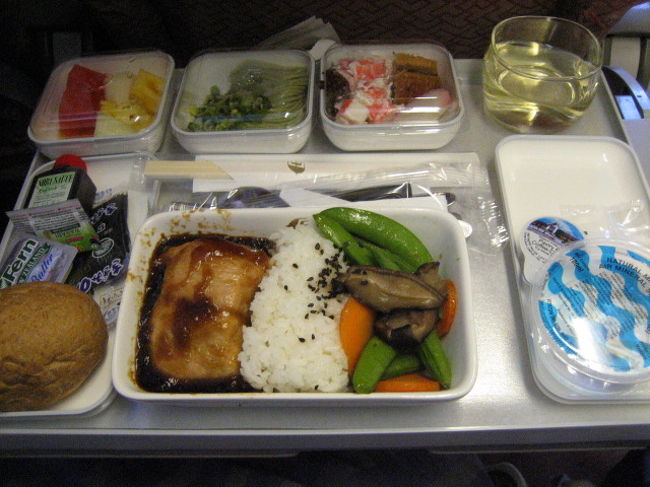 ２００５年９月、ときぞーさんにレポいただきました。（今となっては懐かしのゴージャスな頃の・笑）マレーシア航空の機内食レポです。エコノミーです〜（笑）。<br />飛行機に乗りたくなりますね〜〜！　http://www.geocities.jp/susuhiromin/kuito-2.htmもよろしくお願いします。＾＾；