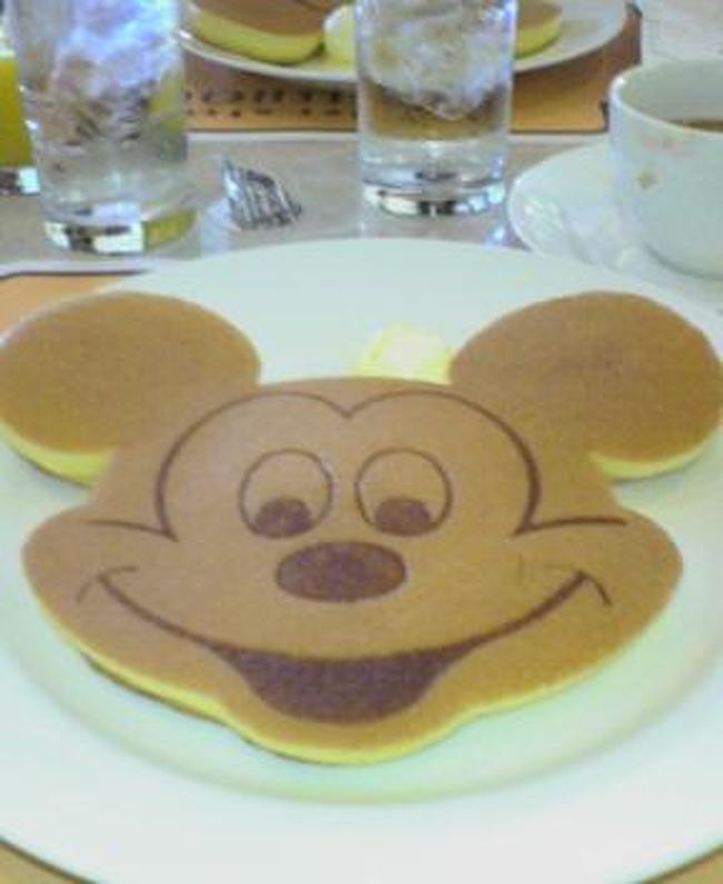 今回ははじめて、ディズニーパートナーズホテルのパーム&ファウンテンテラスホテルに泊まりました。私達のホテルはそのファウンテンテラス側。<br />2泊3日の食事も紹介します。<br /><br />ブログやってます(^^)<br />よかったらこちらにも遊びにきてくださいね。<br />http://nasosstyle.blog110.fc2.com/