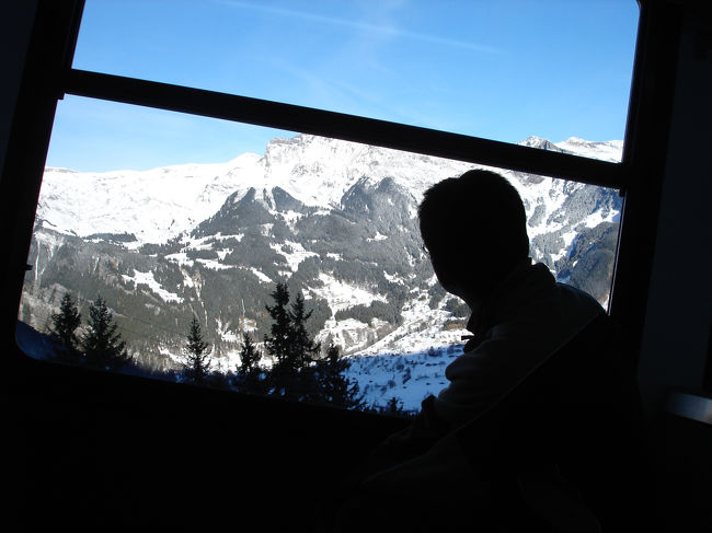 今年はツェルマットでのスキーを中心に、<br />チューリッヒ＞インターラーケン＞ツェルマット＞ジュネーブ<br />に行って来ました！！<br /><br />ベルナーオーバーラント編です！ 