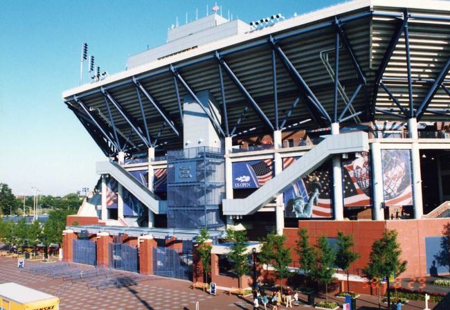 　1998年夏、全米オープンテニスの会場を見学したあと、ヤンキースタジアムへ行きました。この日は伊良部秀輝が先発しましたが、残念ながらノックアウトされました。