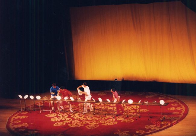 　1998年秋、上海雑技団を鑑賞しました。「上海雑技団を見なければ上海に来た価値がない」といわれるだけの演技を見ることが出来ました。