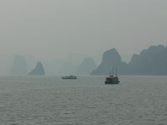 ベトナムの旅・・霧のハロン湾とハノイ、ホーチミンを訪ねて