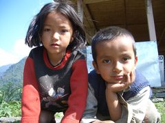 アンナプルナ内院を歩く。荒れ模様の天気に。　その　２