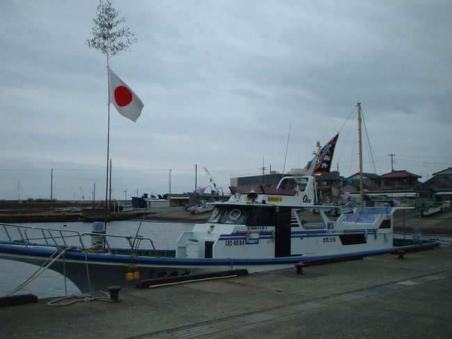 冬の釣物アウトドアは寒いぞ〜<br />でも魚を釣上げたときの興奮は<br />身体の芯から暖まる<br />みんな良い顔をしてるじゃん!<br />この笑顔が船長のはげみです<br />詳細はHPhttp://www.awamaru.net