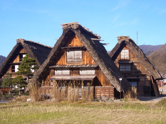 レンタカーを借りて飛騨高山へ。<br />高級旅館、本陣平野屋花兆庵へお泊りです。<br />大阪から高速に乗るまでの道が分からず、早速会社の先輩に電話でナビしてもらいながらの珍道中(~_~;)<br /><br />平日という事もあり、道路はかなりすいていて予定より随分早く白川郷へ到着。<br />白川郷を観た後、高山へ行き、旅館へチェックイン。玄関を入ると太鼓を叩いてお出迎え。ちょっと恥ずかしい^^;ブーツを脱いでフロントへ行くまでの床は、床暖房が効いていて暖かかったです。とても細やかな所まで気が付く、サービスのいいお宿です。<br /><br />それより何より、食事は群を抜いて良かった(*^。^*)味ももちろん、料亭の個室で食べる雰囲気、目でも楽しませてくれるお料理、絶妙なタイミングでの料理出し。最高の夜を過ごす事ができました。今まで泊まった旅館で、一番のお気に入りです！リピートしたいお宿。