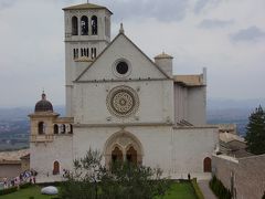 Assisi　ローズカラーの石の街