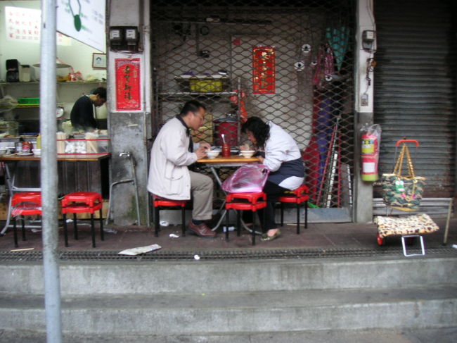 台北では食べ歩きメインです。