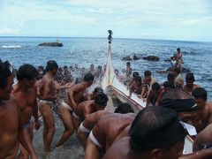 蘭嶼(ランユイ)島(地図有)　雅美族の新船下海祭。しかし、悪魔が...。