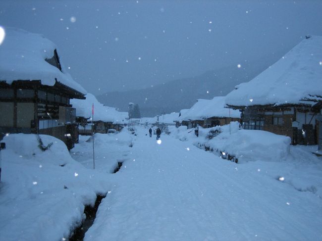 大雪の大内宿<br />こんな山奥の豪雪地帯だからこそ生まれた文化があります。