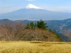 浜石岳頂で富士山に対峙して　☆　笠雲は雨の予兆・・？