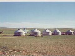 大草原で遊牧民族の生活を体験